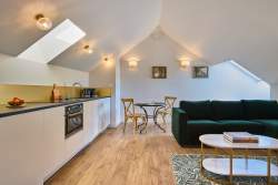 Maleyssie Guest Apartments in Chartres