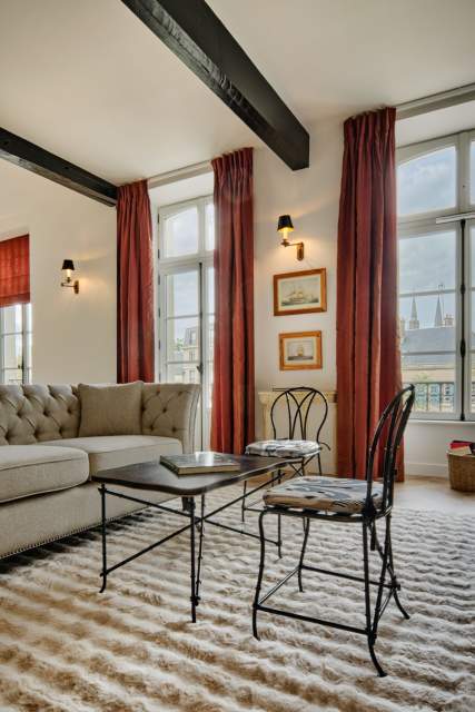 Mornay Salon Apartment in Chartres
